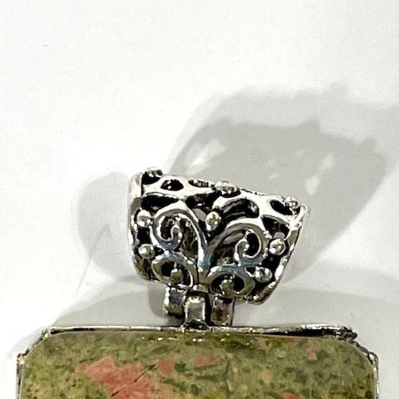 Large unikite and silvertone pendant. - Picture 2 of 8